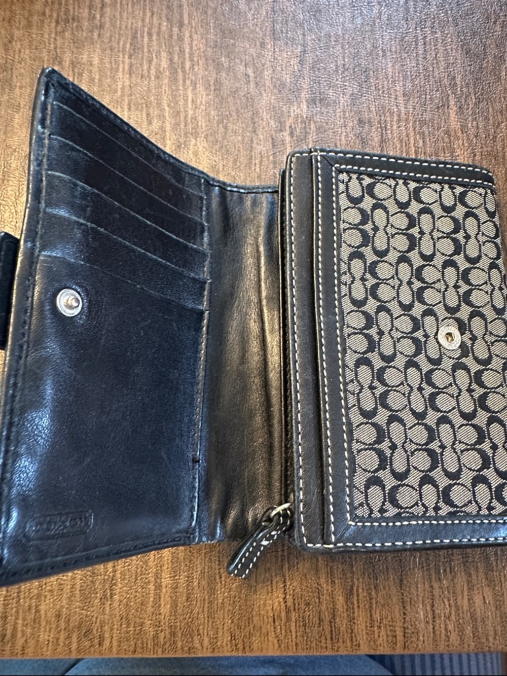Y2K vintage Coach black Leather Soho Buckle Wallet w/Silver Hardware - Picture 5 of 9